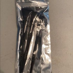 F.A.R.A.H Be Beautiful Be YouBrushes